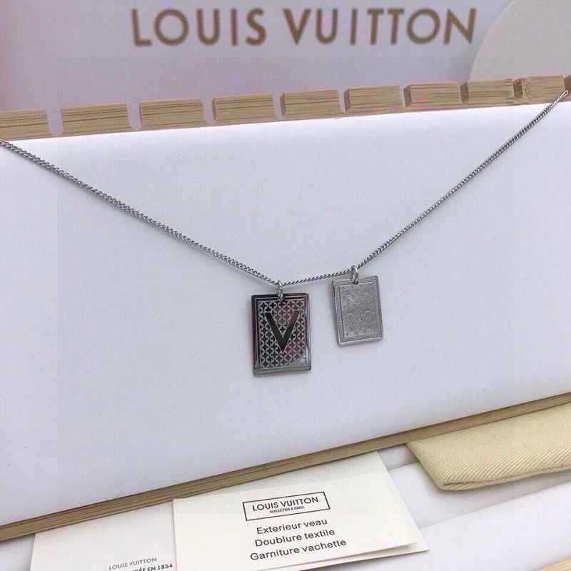 WrinkleFree Louis Vuitton Necklaces 268334