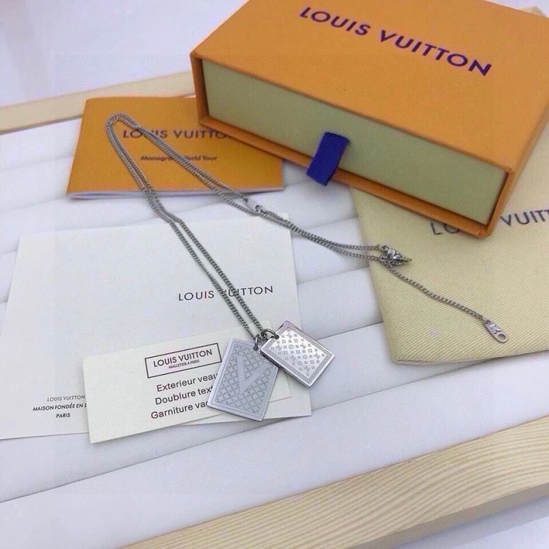 WrinkleFree Louis Vuitton Necklaces 268334