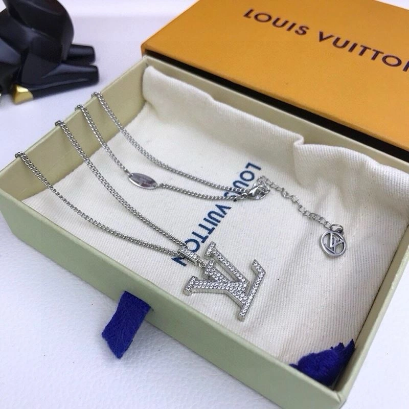 Neat Louis Vuitton Necklaces 268331