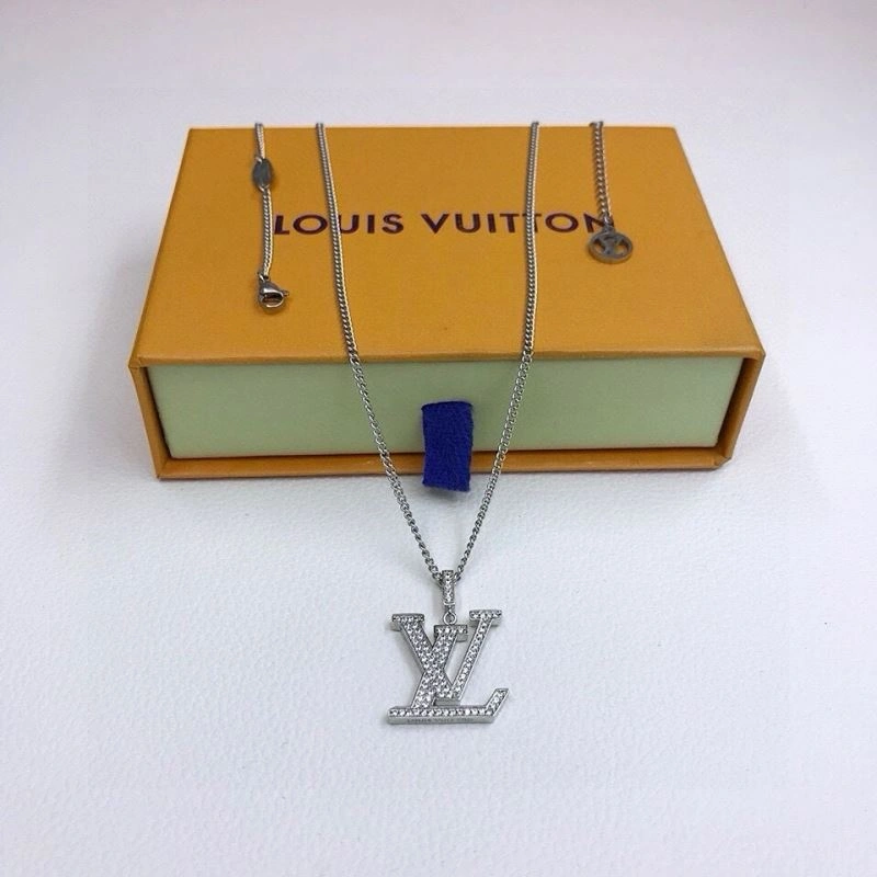 Neat Louis Vuitton Necklaces 268331