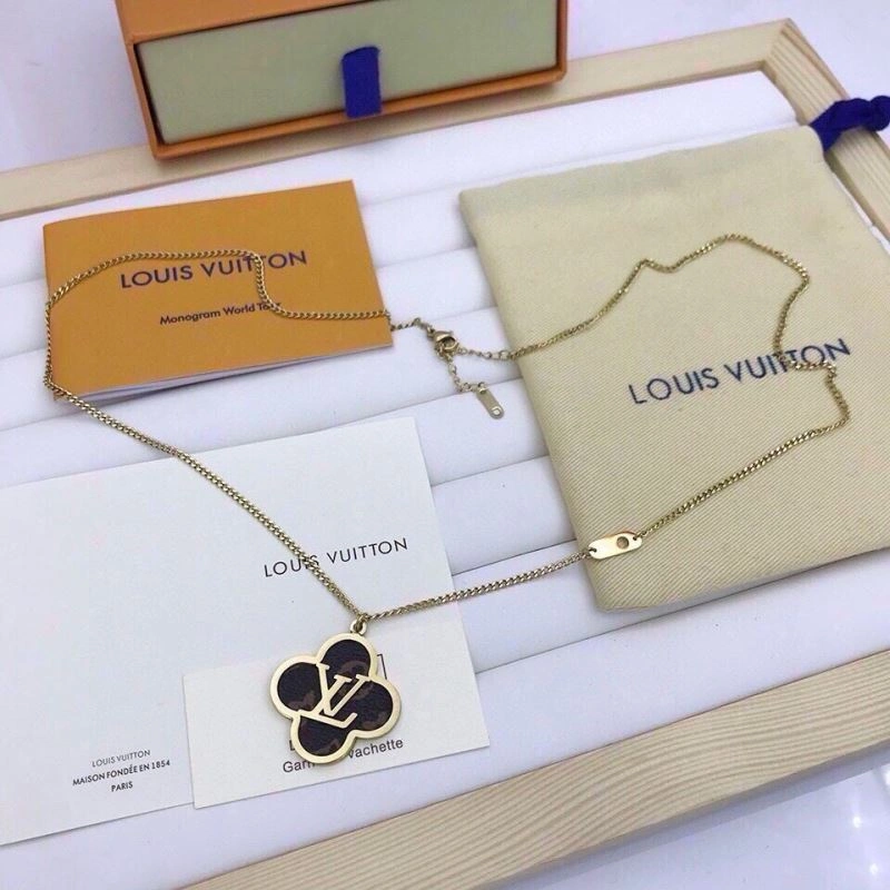Stylish Louis Vuitton Necklaces 268327