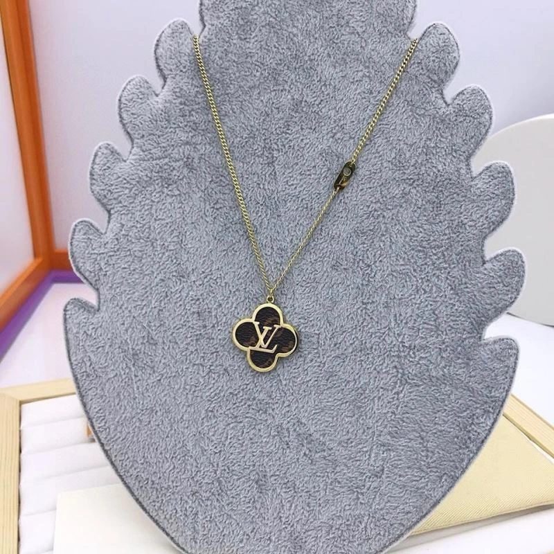 Stylish Louis Vuitton Necklaces 268327