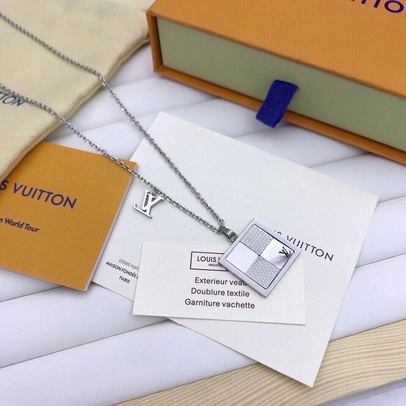 Louis Vuitton Necklaces Functional 268326