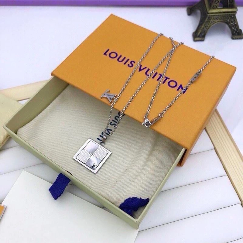 Louis Vuitton Necklaces Functional 268326