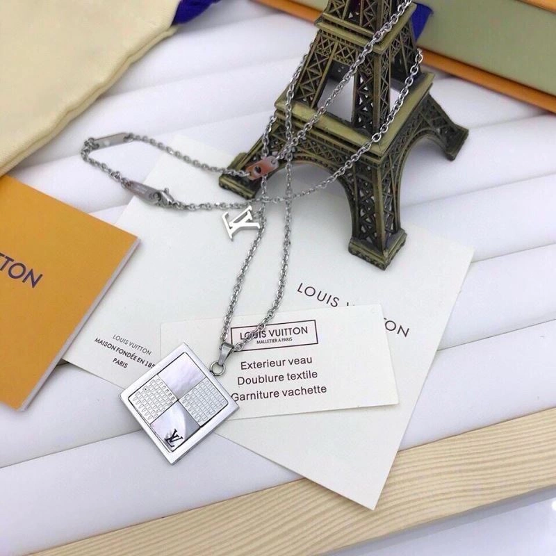 Louis Vuitton Necklaces Functional 268326