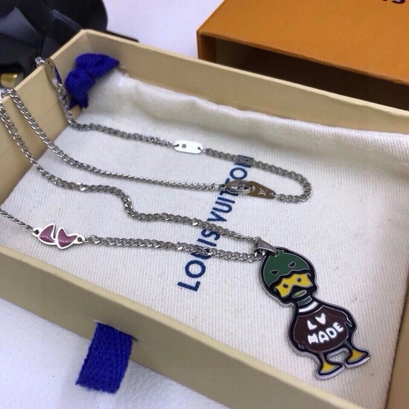 Supportive Louis Vuitton Necklaces 268323