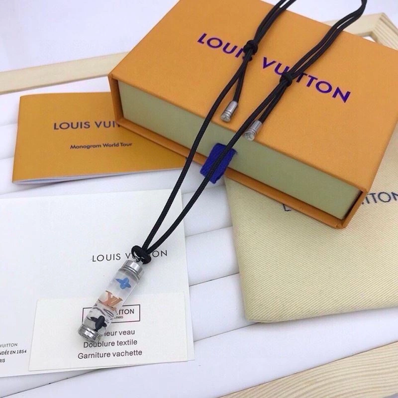 MultiPurpose Louis Vuitton Necklaces 268320