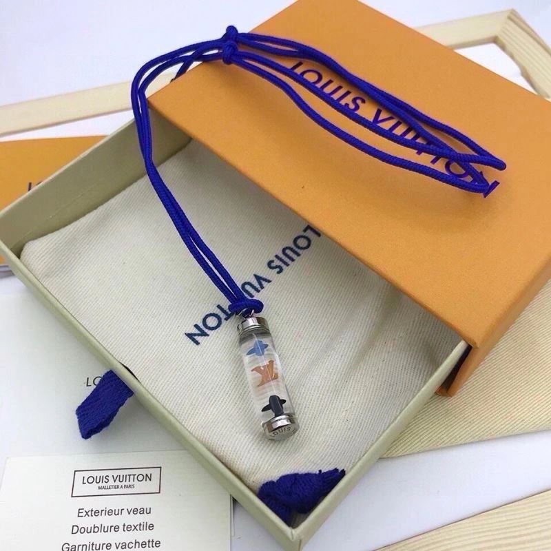 Refined Louis Vuitton Necklaces 268322