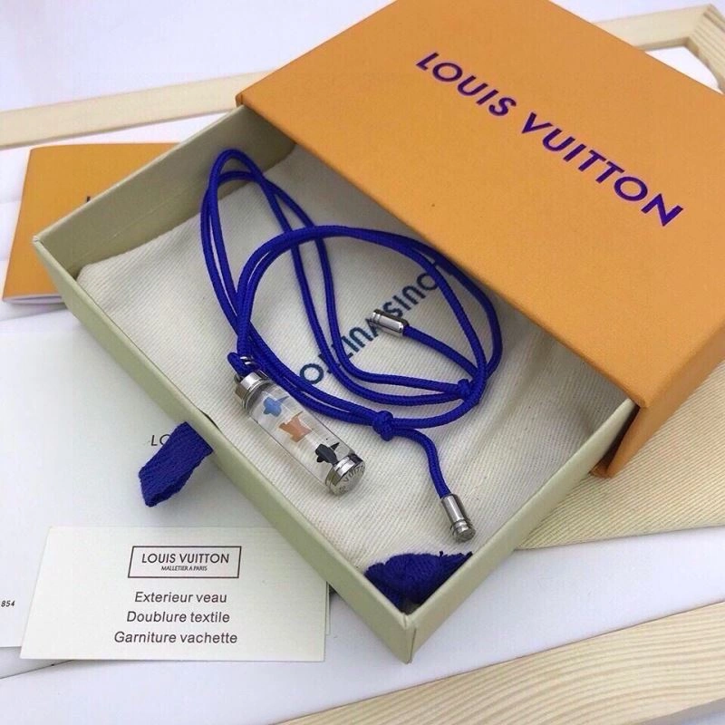 Refined Louis Vuitton Necklaces 268322