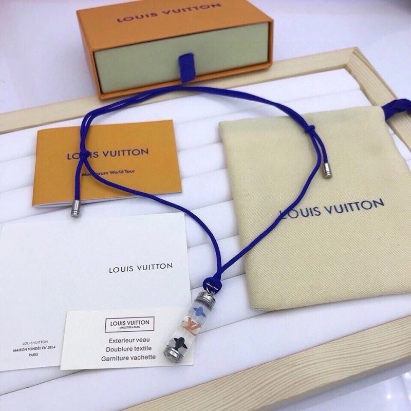 Refined Louis Vuitton Necklaces 268322