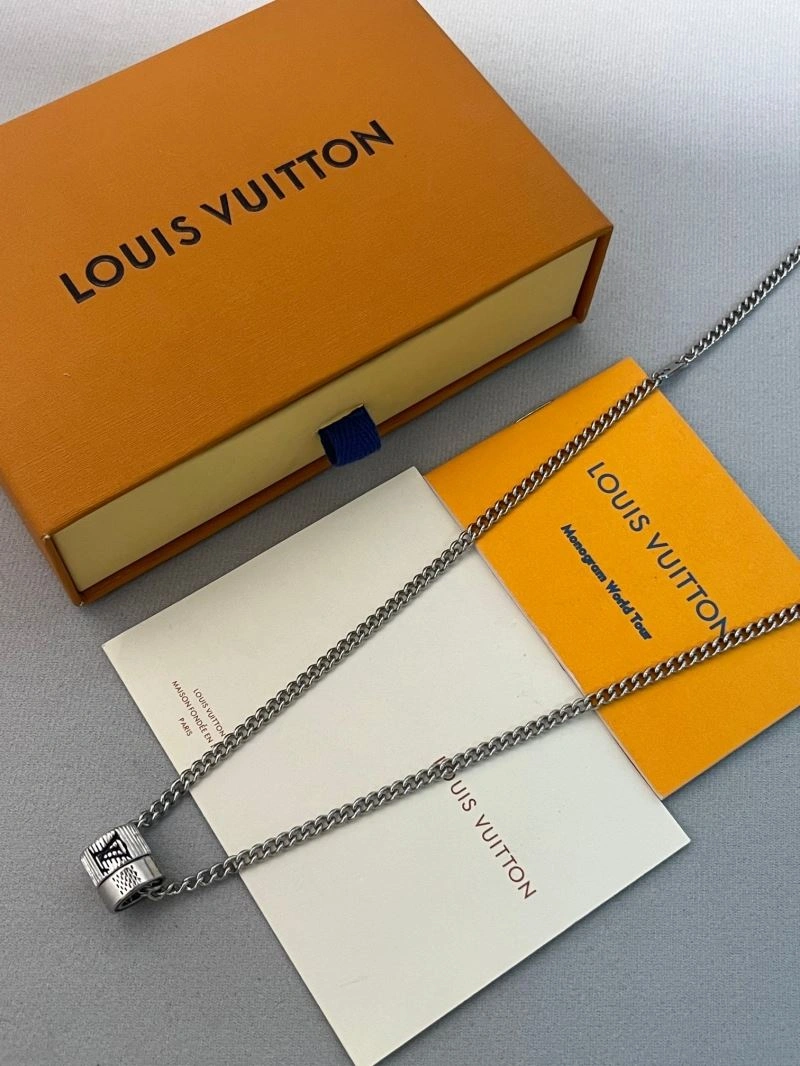 Flexible Louis Vuitton Necklaces 268302