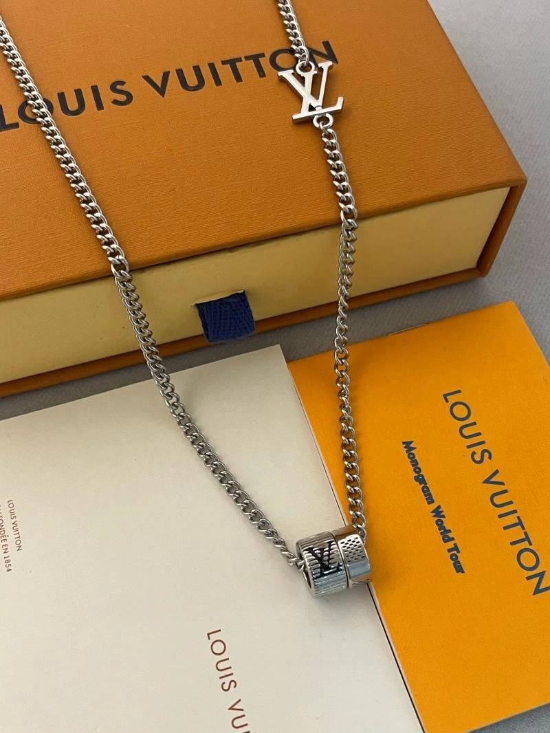 Flexible Louis Vuitton Necklaces 268302