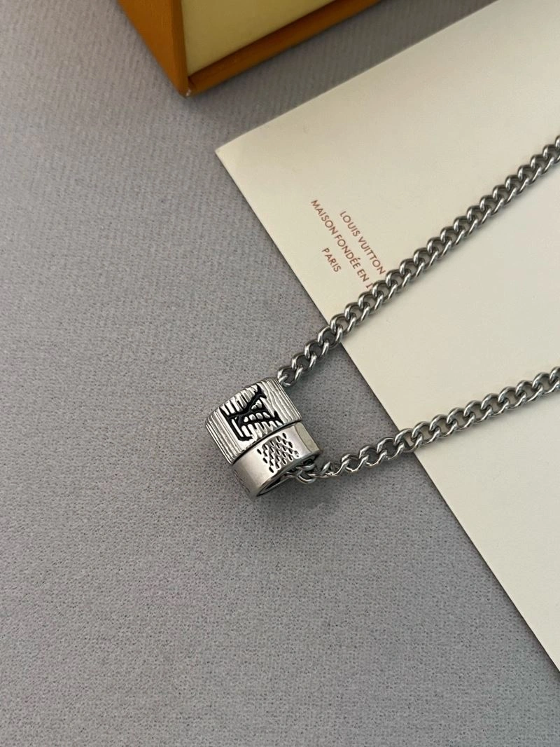 Flexible Louis Vuitton Necklaces 268302