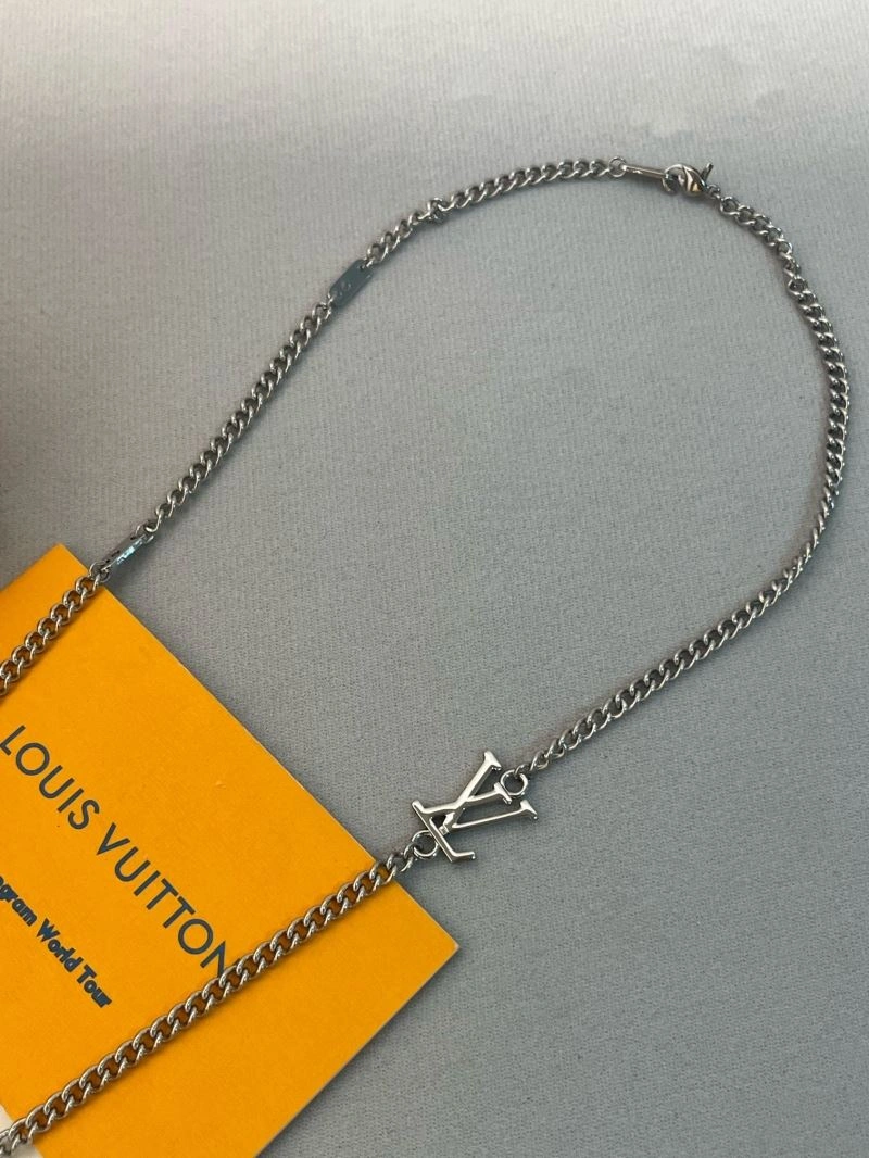 Flexible Louis Vuitton Necklaces 268302