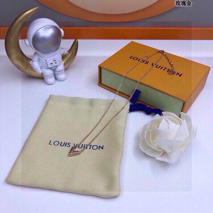 Chic Louis Vuitton Necklaces 268303