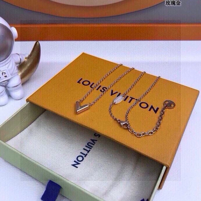 Chic Louis Vuitton Necklaces 268303