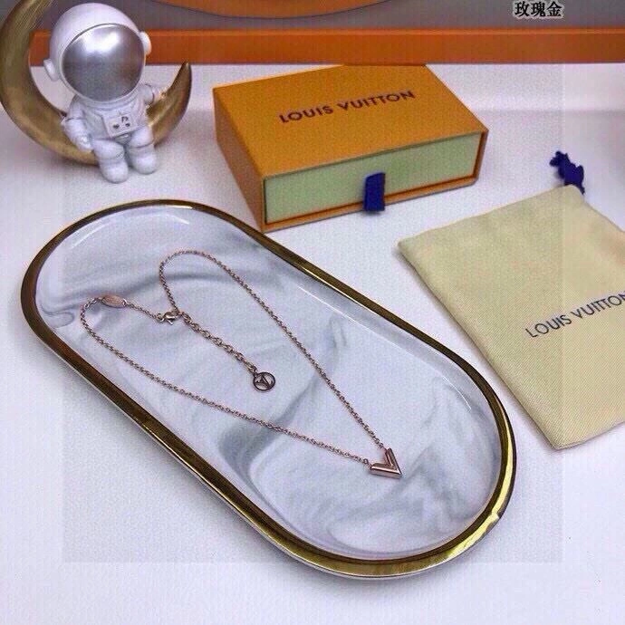 Chic Louis Vuitton Necklaces 268303