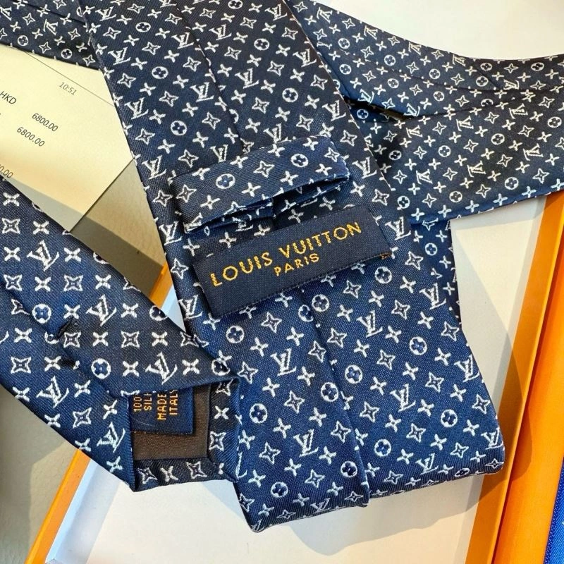 Louis Vuitton Neckties ZipUp 268542