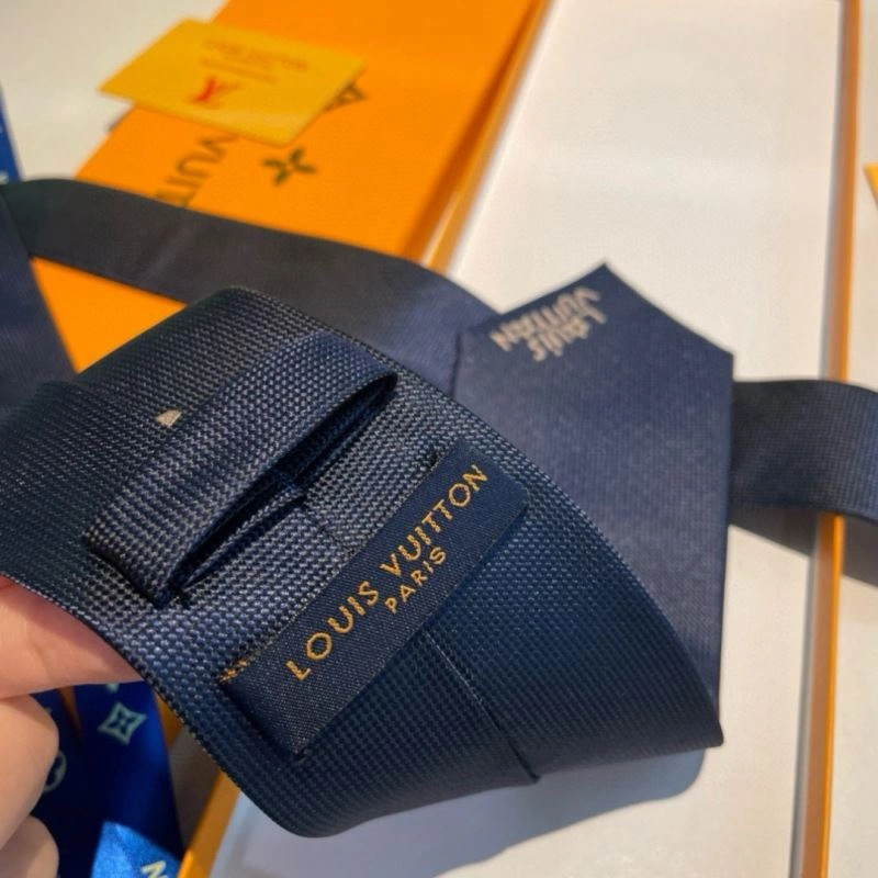 Louis Vuitton Neckties Supportive 268466