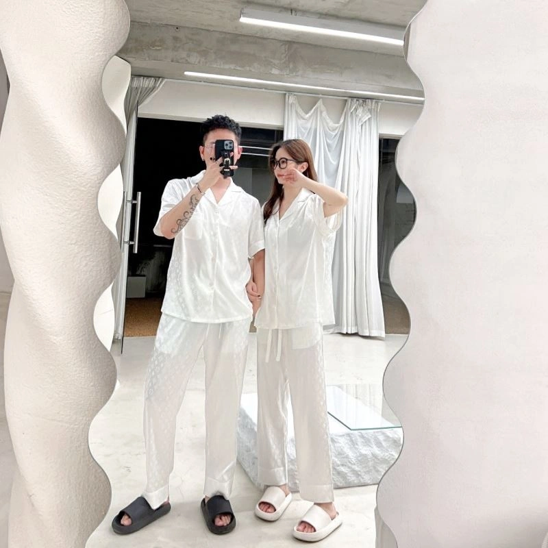 Louis Vuitton Nightwear Fashionable 269056