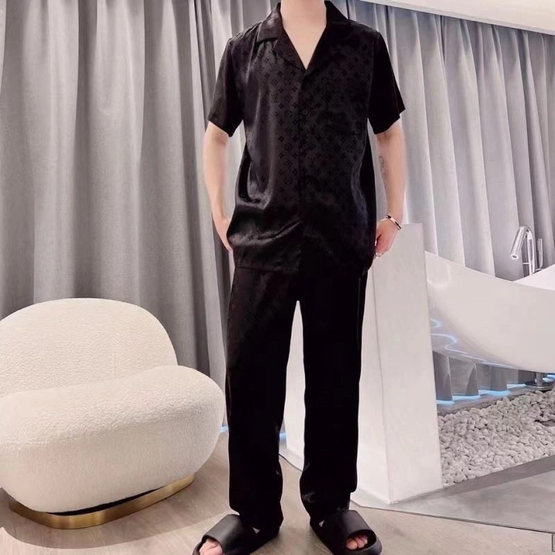 Versatile Louis Vuitton Nightwear 269055