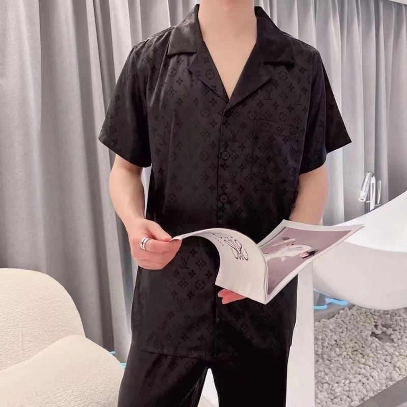 Versatile Louis Vuitton Nightwear 269055
