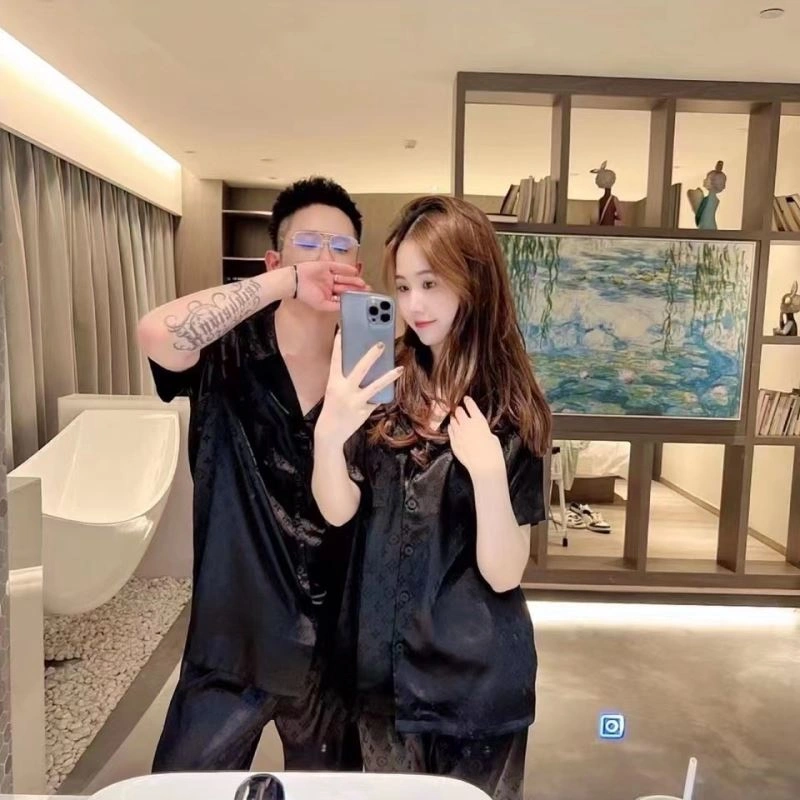 Versatile Louis Vuitton Nightwear 269055