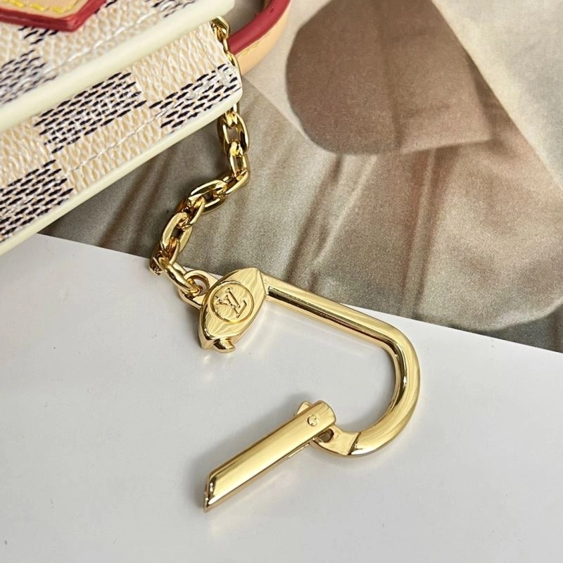 Comfortable Louis Vuitton Ornaments 269853