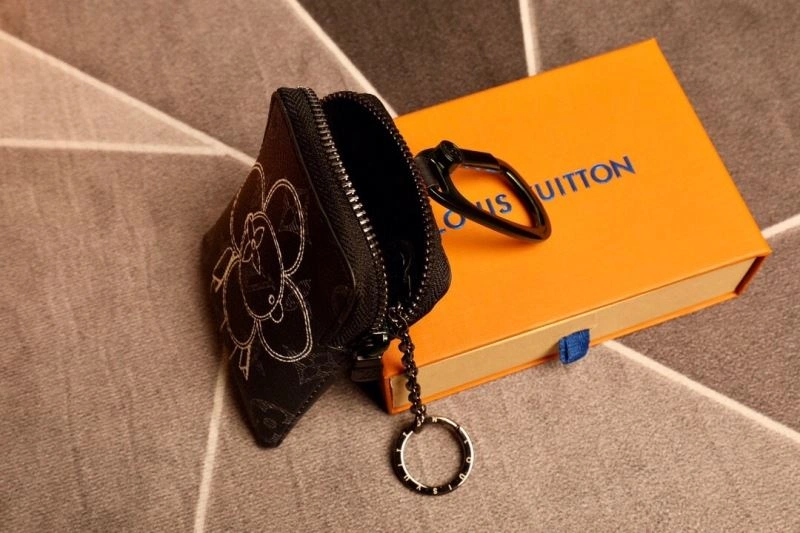Louis Vuitton Ornaments Lightweight 269856