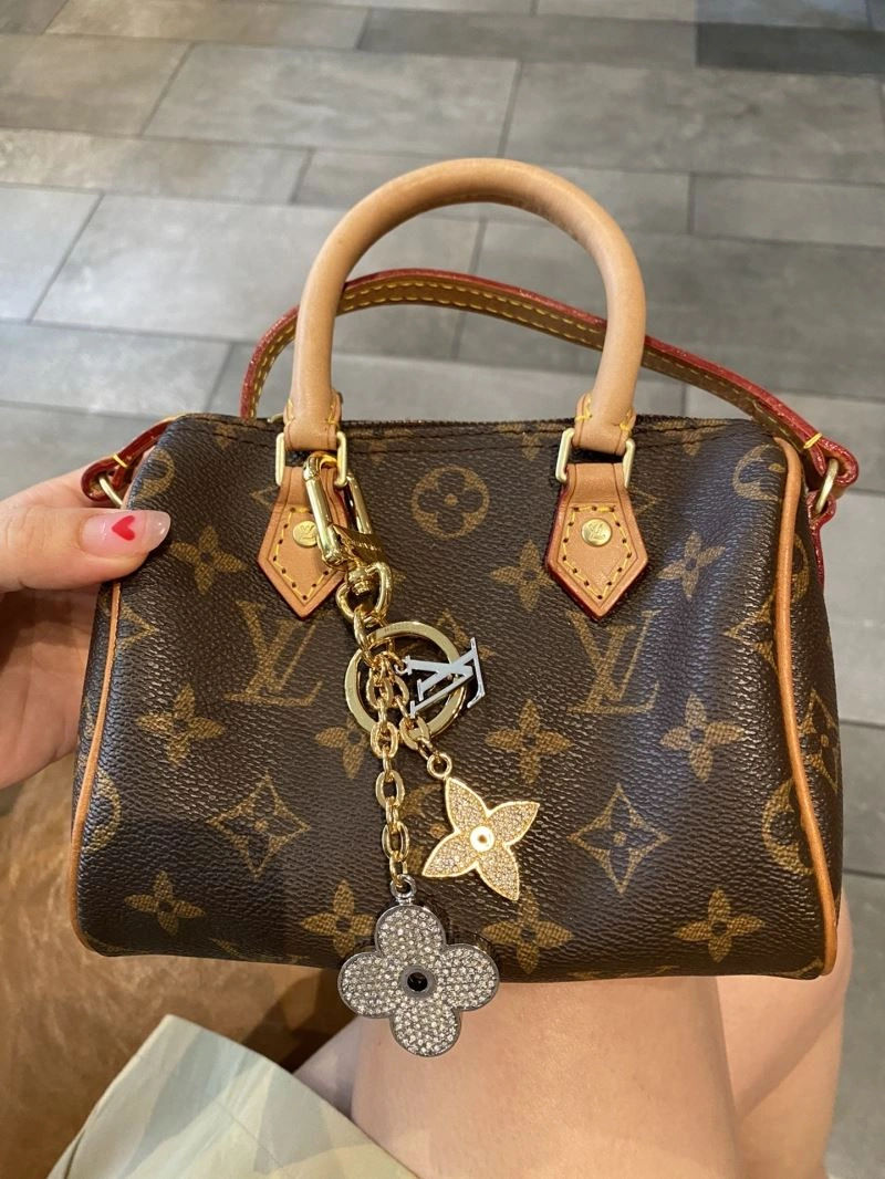 Louis Vuitton Ornaments Unisex 269837