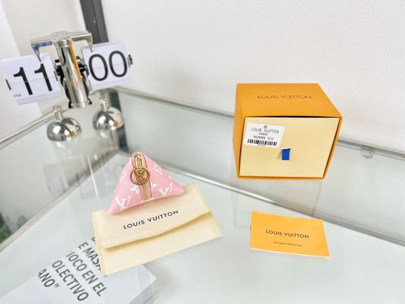 Lightweight Louis Vuitton Ornaments 269855