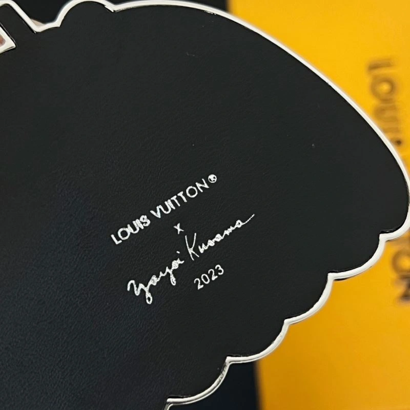 Louis Vuitton Ornaments GoAnywhere 269806