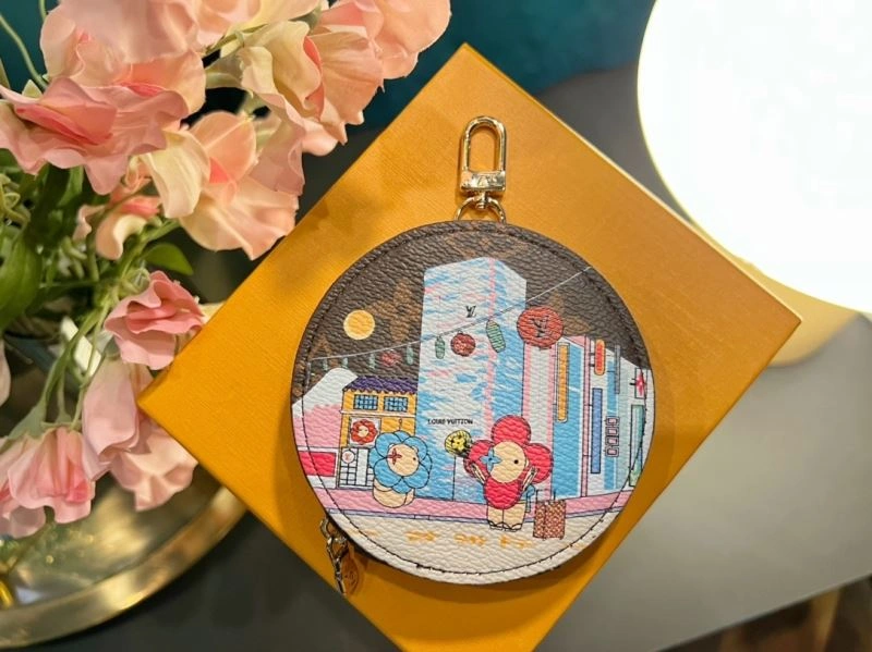 Louis Vuitton Ornaments Chic 269783
