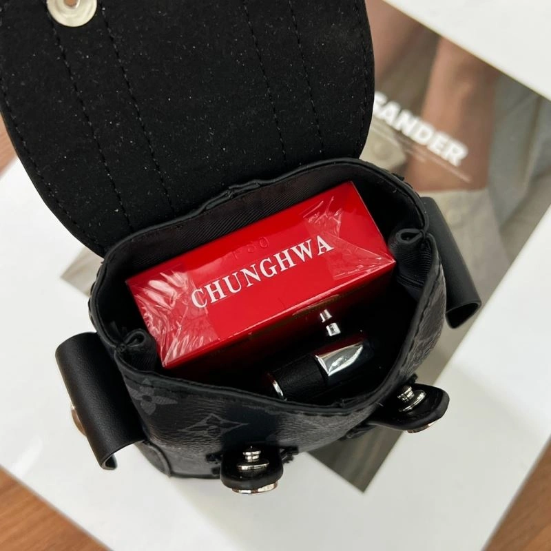 Louis Vuitton Ornaments WeatherProof 269757