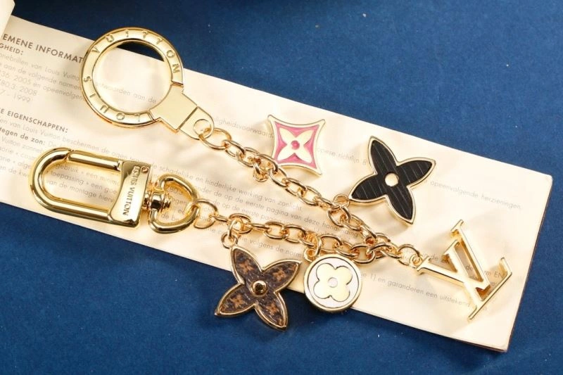 Louis Vuitton Ornaments Sleek 270402