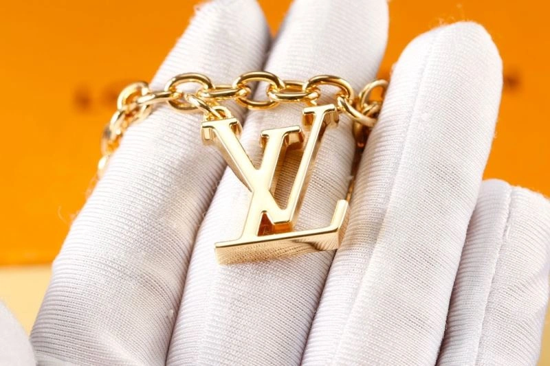 Louis Vuitton Ornaments Sleek 270402