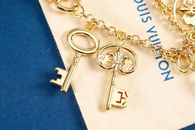 Louis Vuitton Ornaments Effortless 270394