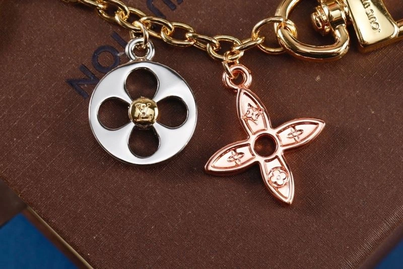 Versatile Louis Vuitton Ornaments 270400