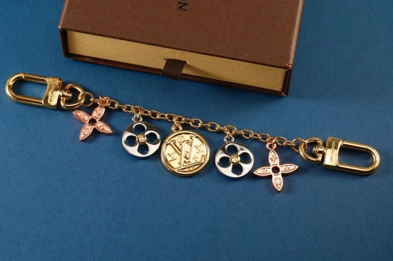 Versatile Louis Vuitton Ornaments 270400