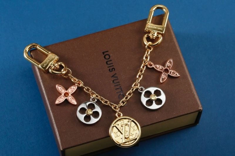 Versatile Louis Vuitton Ornaments 270400