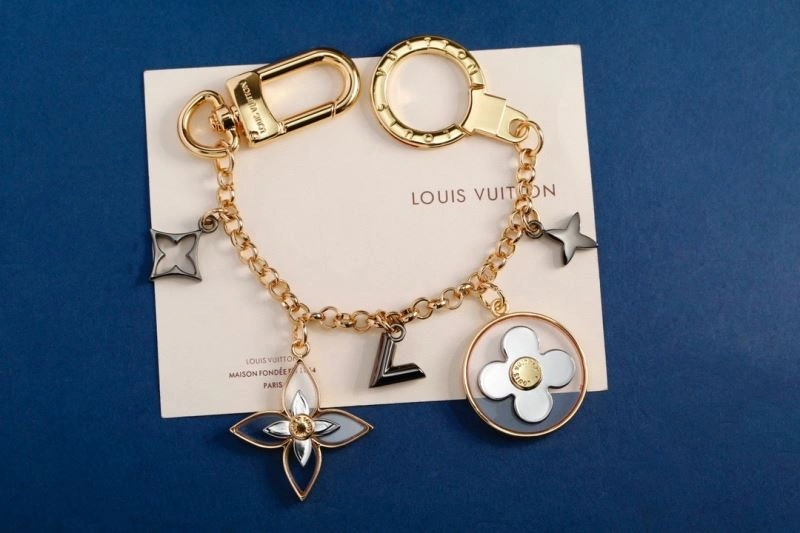 Unisex Louis Vuitton Ornaments 270388