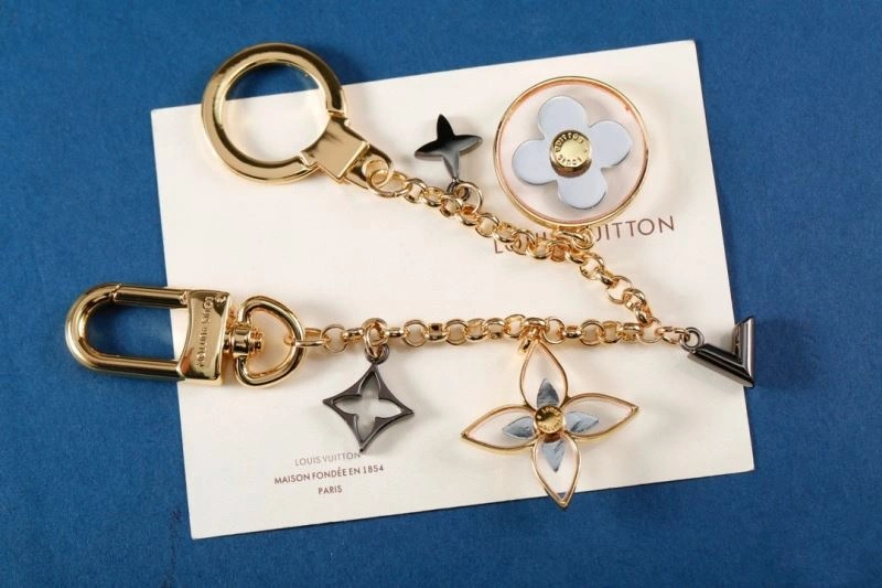 Unisex Louis Vuitton Ornaments 270388