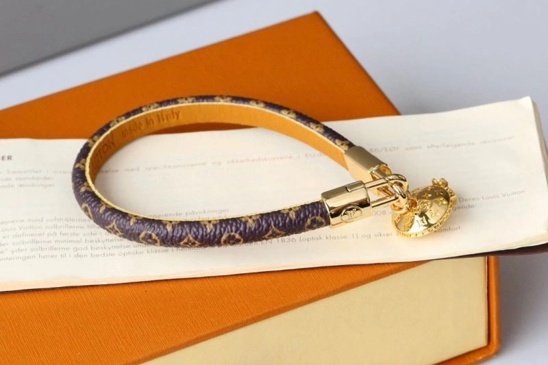 Louis Vuitton Ornaments Refined 269522