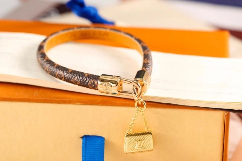 WellDesigned Louis Vuitton Ornaments 269517