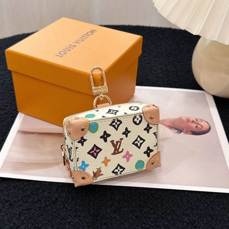 Louis Vuitton Ornaments Practical 270317