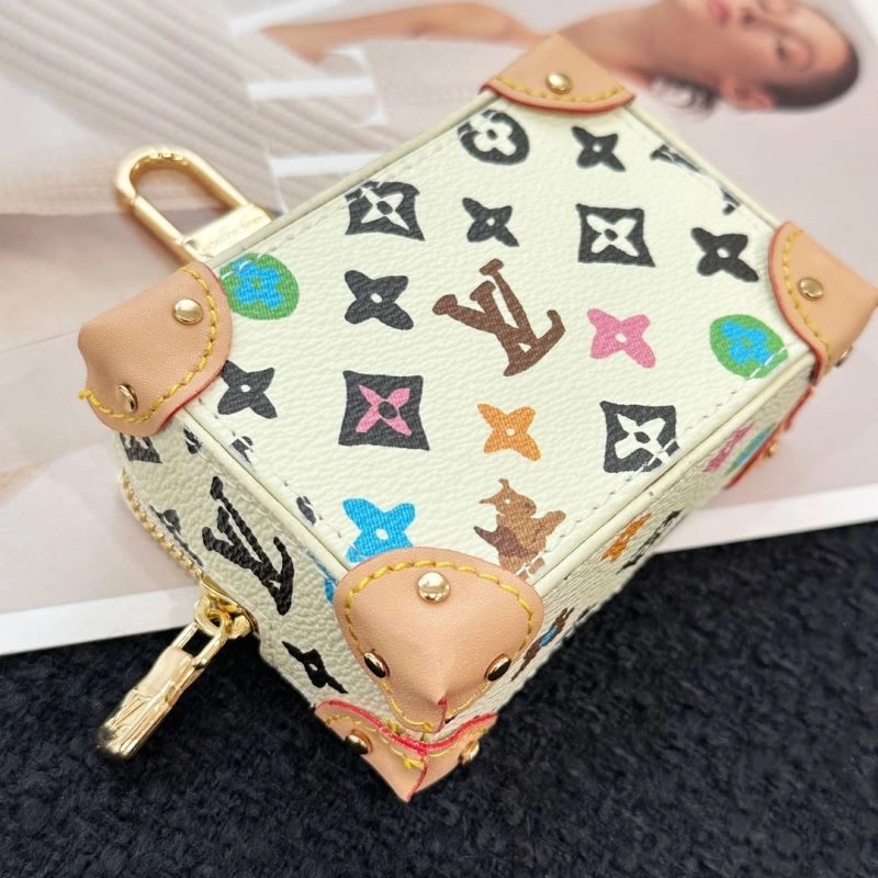 Louis Vuitton Ornaments Practical 270317
