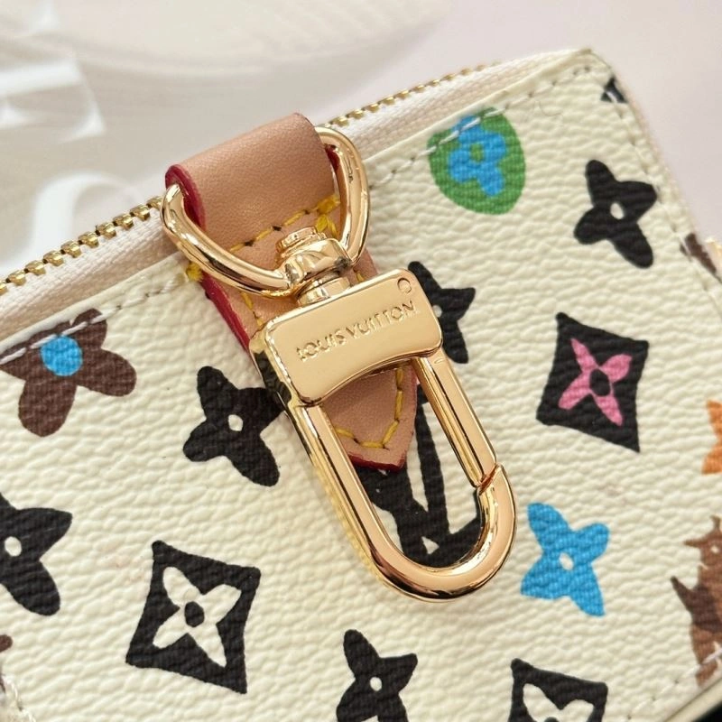 Louis Vuitton Ornaments Practical 270317