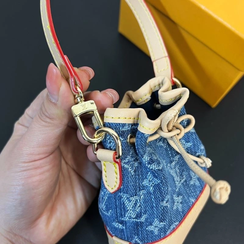 Louis Vuitton Ornaments Sophisticated 270316