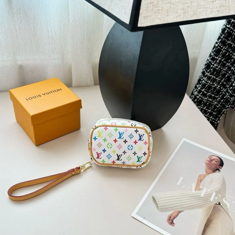 MoistureWicking Louis Vuitton Ornaments 270304