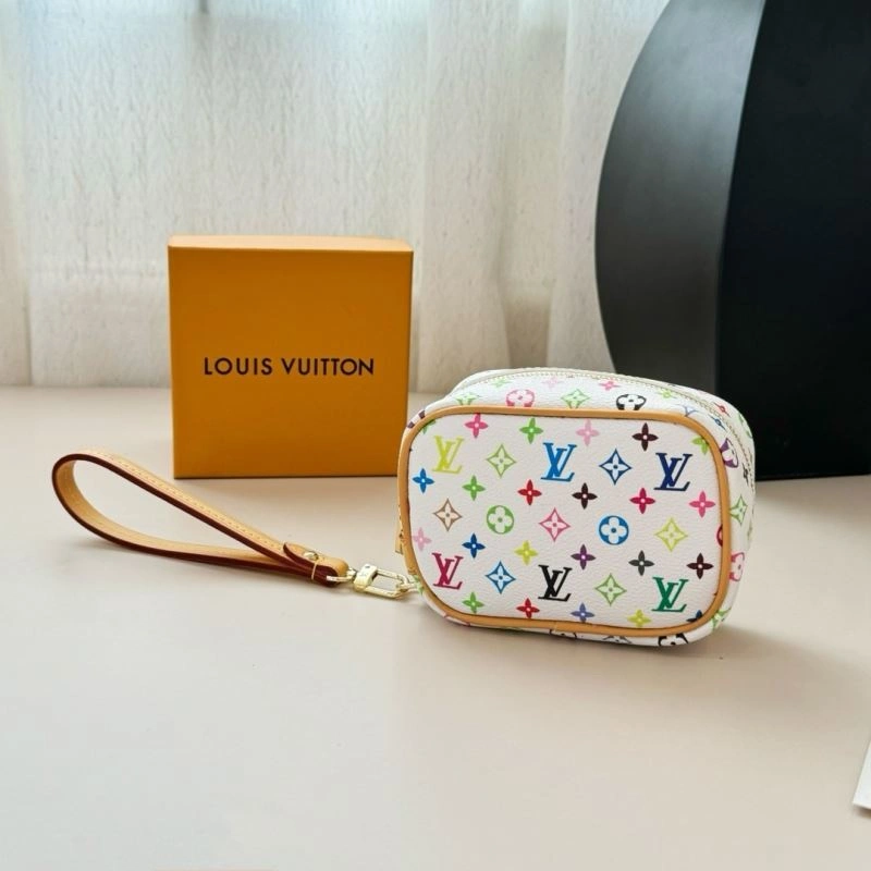 MoistureWicking Louis Vuitton Ornaments 270304